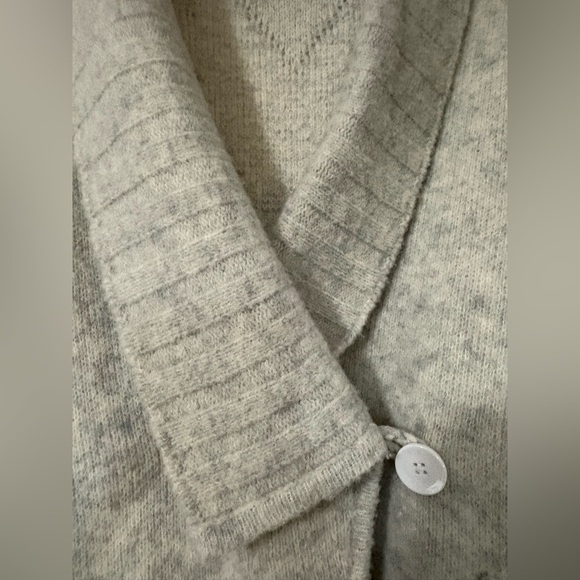 One Grey Day Heather Gray Long Cardigan with Shawl Collar and Geometric Pattern - Picture 3 of 15